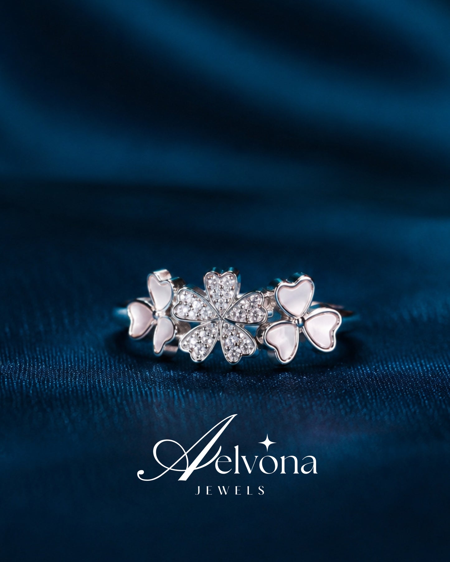 Tri Petal Glow Silver 925 Ring