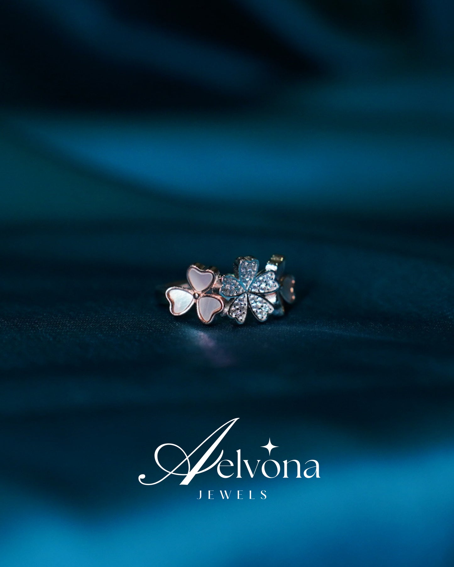 Tri Petal Glow Silver 925 Ring