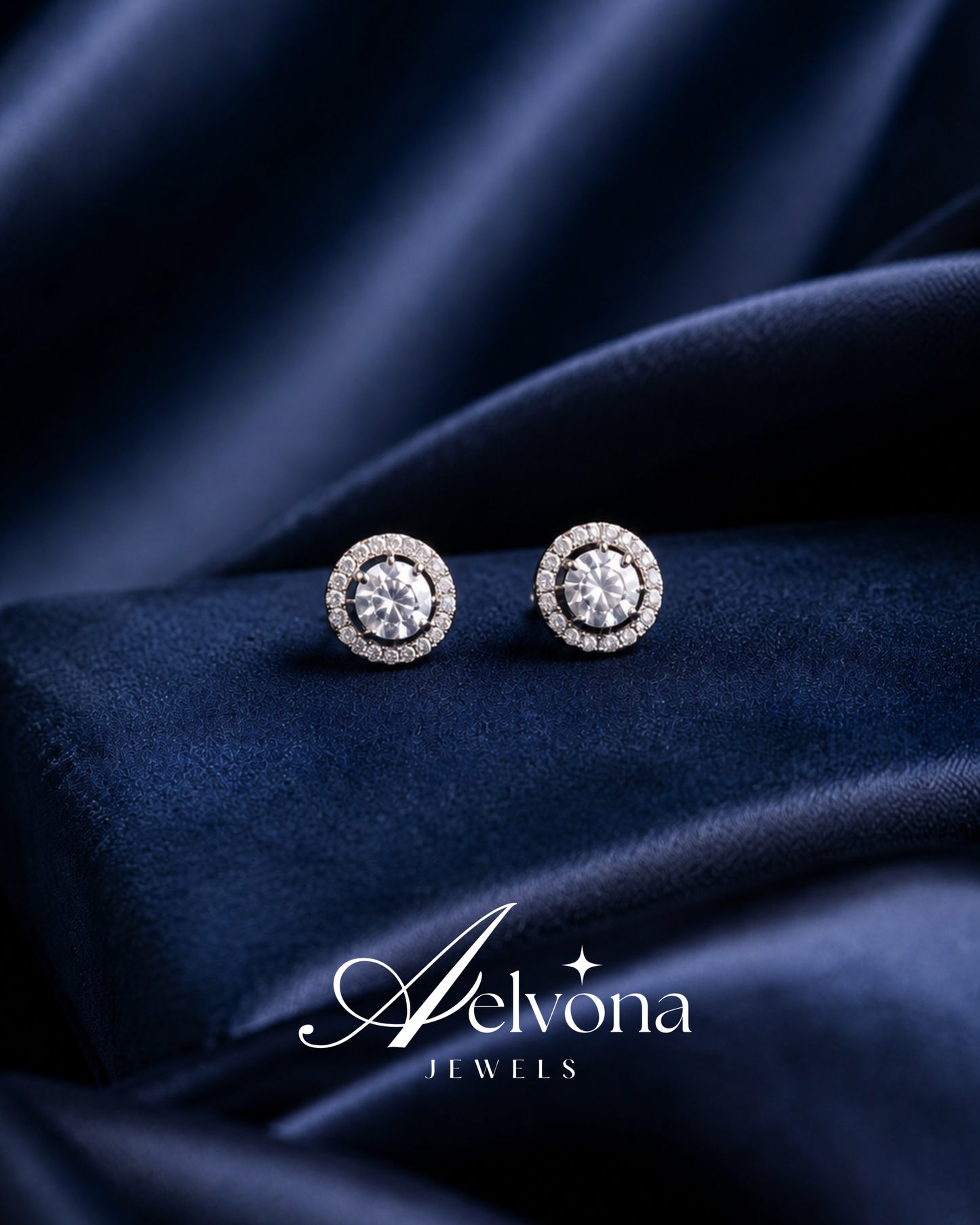 Serene Halo Silver 925 Studs